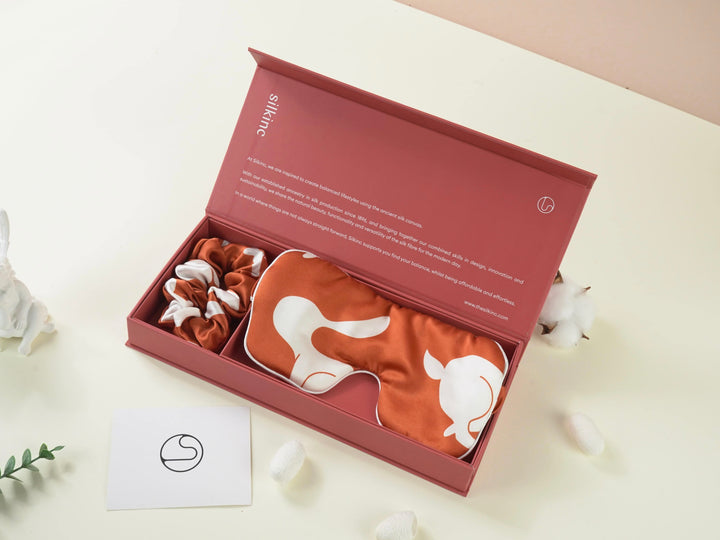Silk, the perfect gift to yourself and those you love